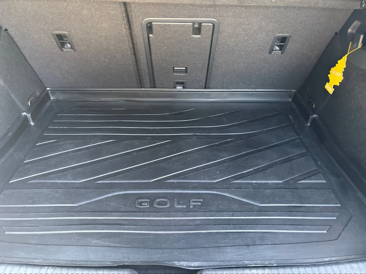 Volkswagen Golf 2023 R line - Image 6