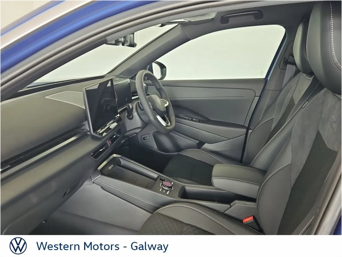Volkswagen T-Roc **Save €1000 vs New** R-Line, All - Image 4