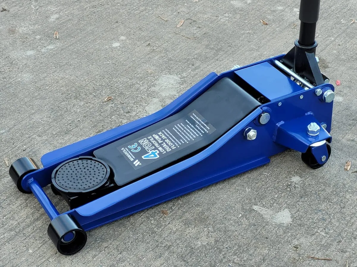 Brand New Manarola 4 Ton Low Profile Floor Jack - Image 1