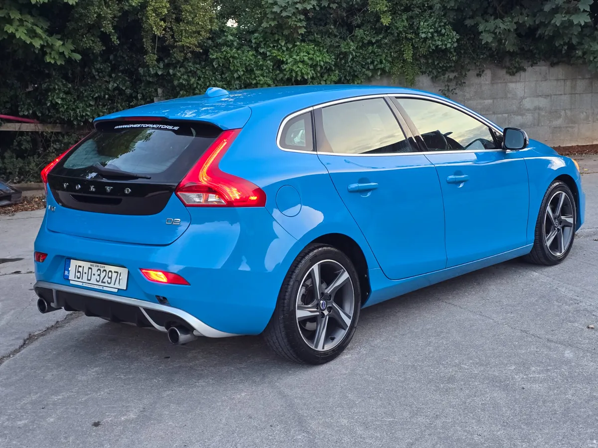 Volvo V40 2015 R design turbo diesel ⛽️ €6990 - Image 3