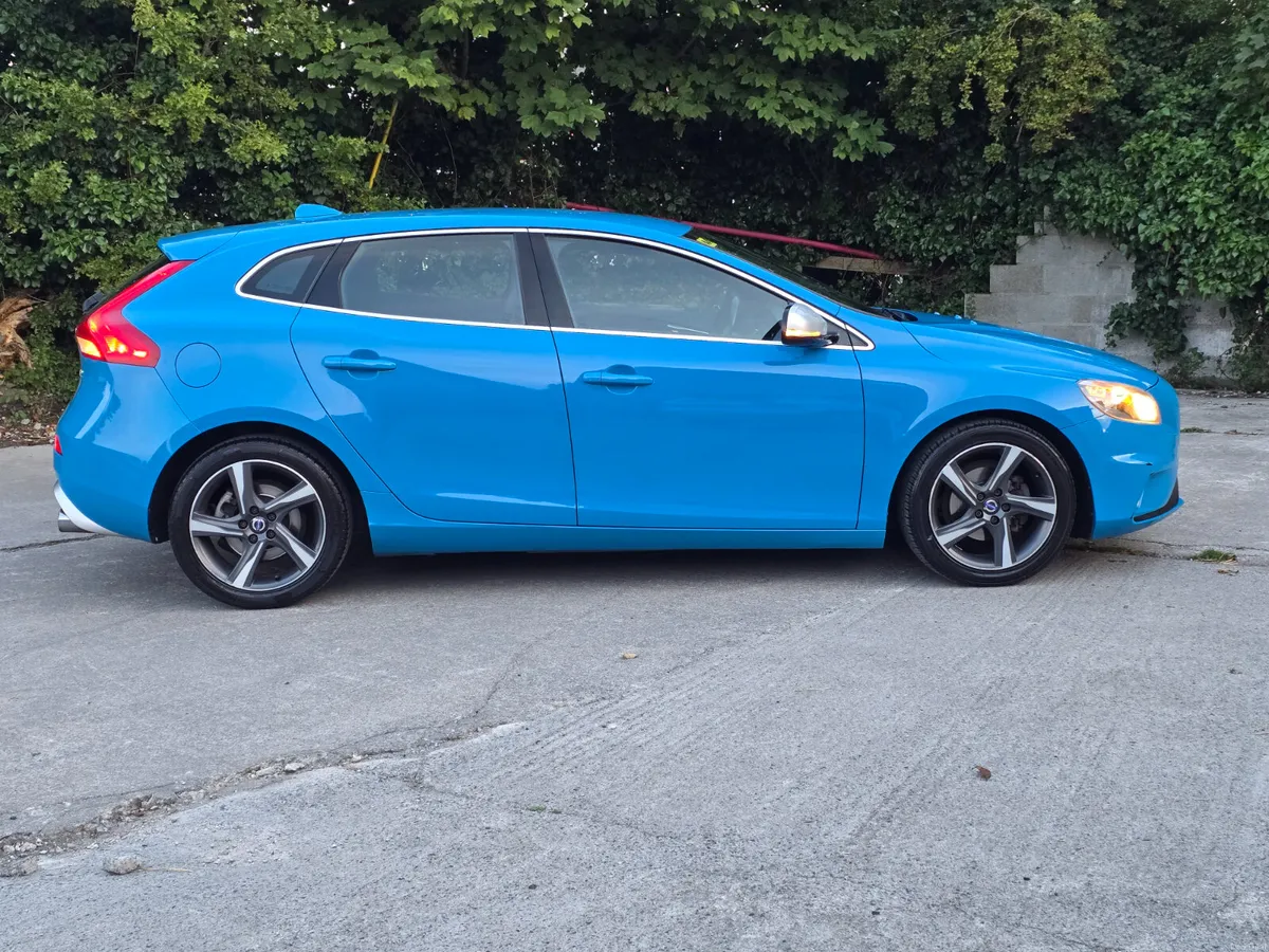 Volvo V40 2015 R design turbo diesel ⛽️ €6990 - Image 4