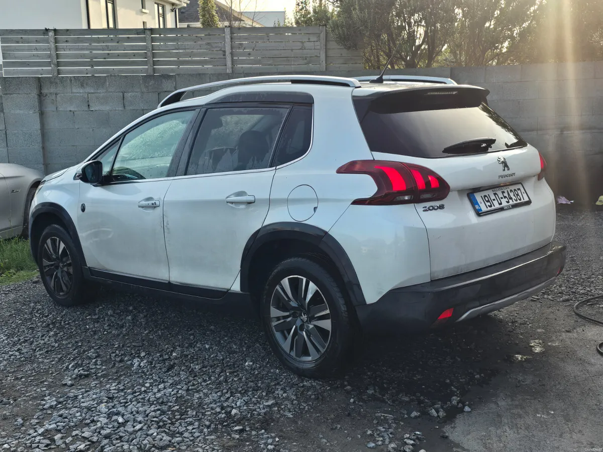 Peugeot 2008 2019 automatic petrol ⛽️ €8990 - Image 5