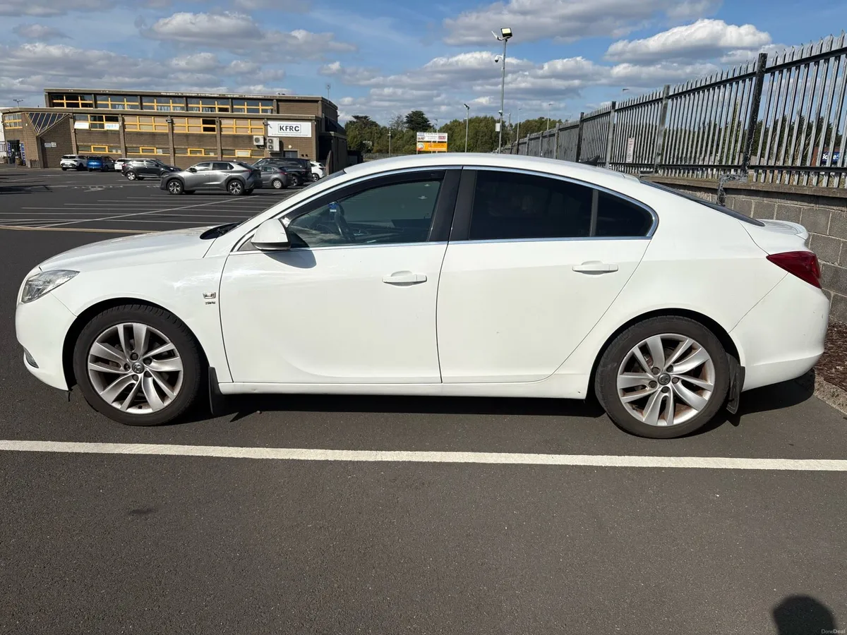 Vauxhall Insignia SRi - Image 4