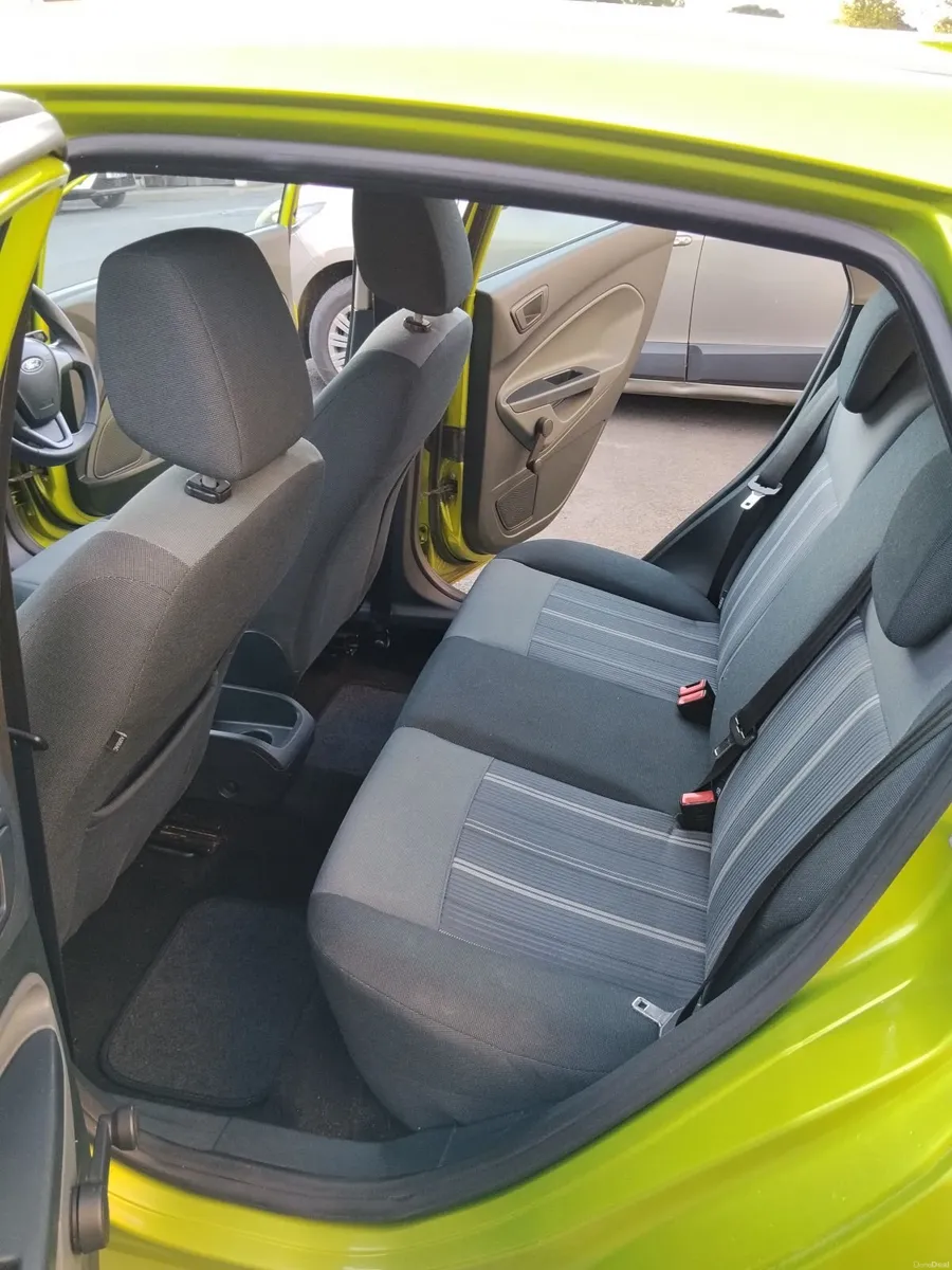 Ford Fiesta 2009 Petrol Manual - VERY LOW MILEAGE - Image 4
