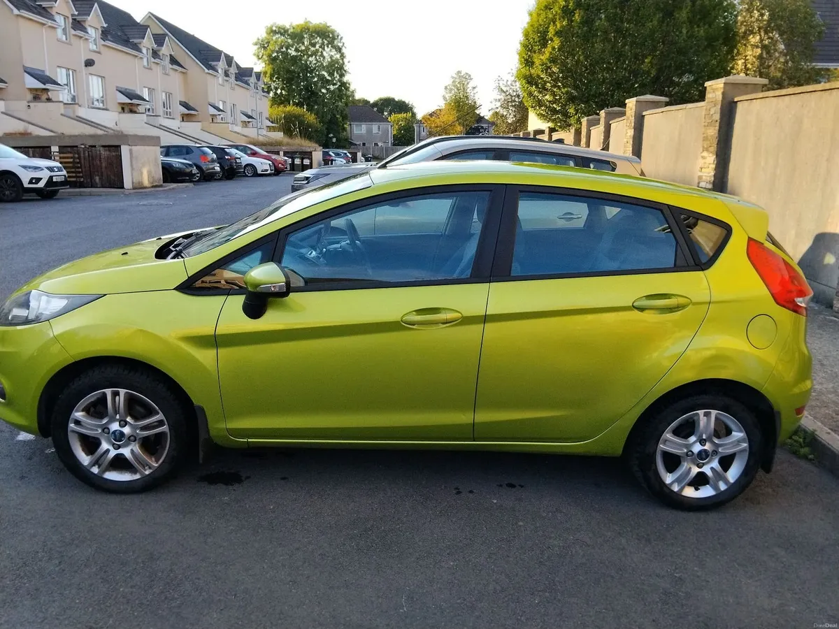 Ford Fiesta 2009 Petrol Manual - VERY LOW MILEAGE - Image 6