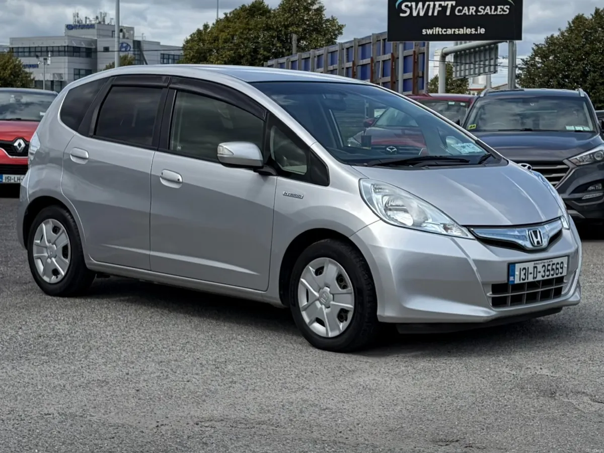 2013 Honda Fit 1.3 Hybrid Auto Nct 03/27 Tax 02/27 - Image 2