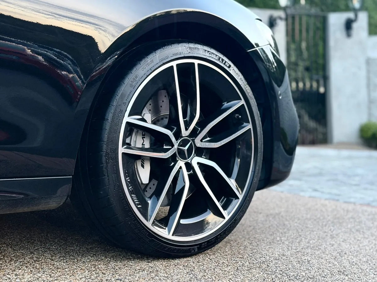 Mercedes-Benz E-Class 53 AMG 4 MATIC PREMIUM PLUS - Image 5
