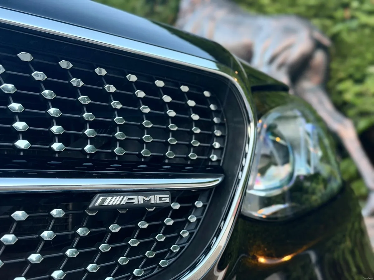 Mercedes-Benz E-Class 53 AMG 4 MATIC PREMIUM PLUS - Image 3