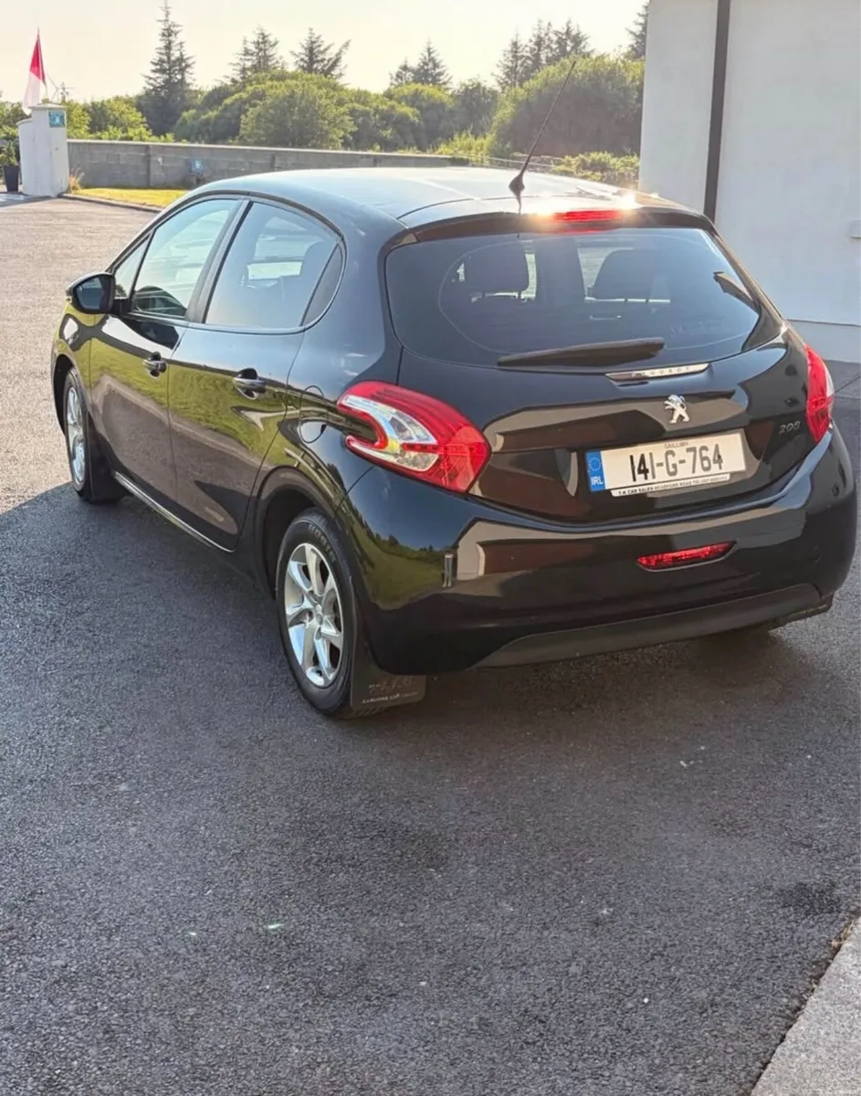 Peugeot 208 - Image 4