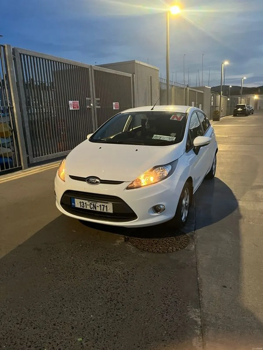 2013 Ford Fiesta - Image 2
