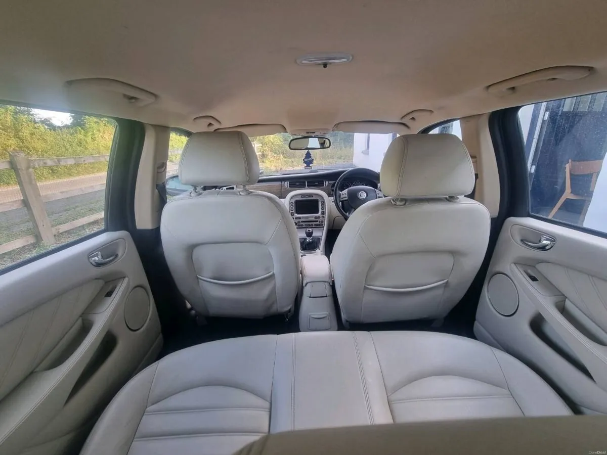 JAGUAR X TYPE ESTATE - Image 6