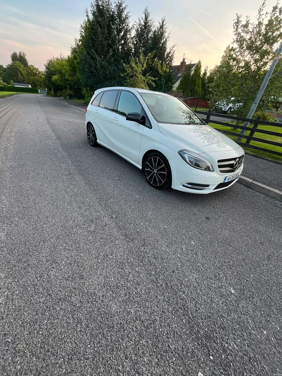 Mercedes 180 D Sport class B - Image 2