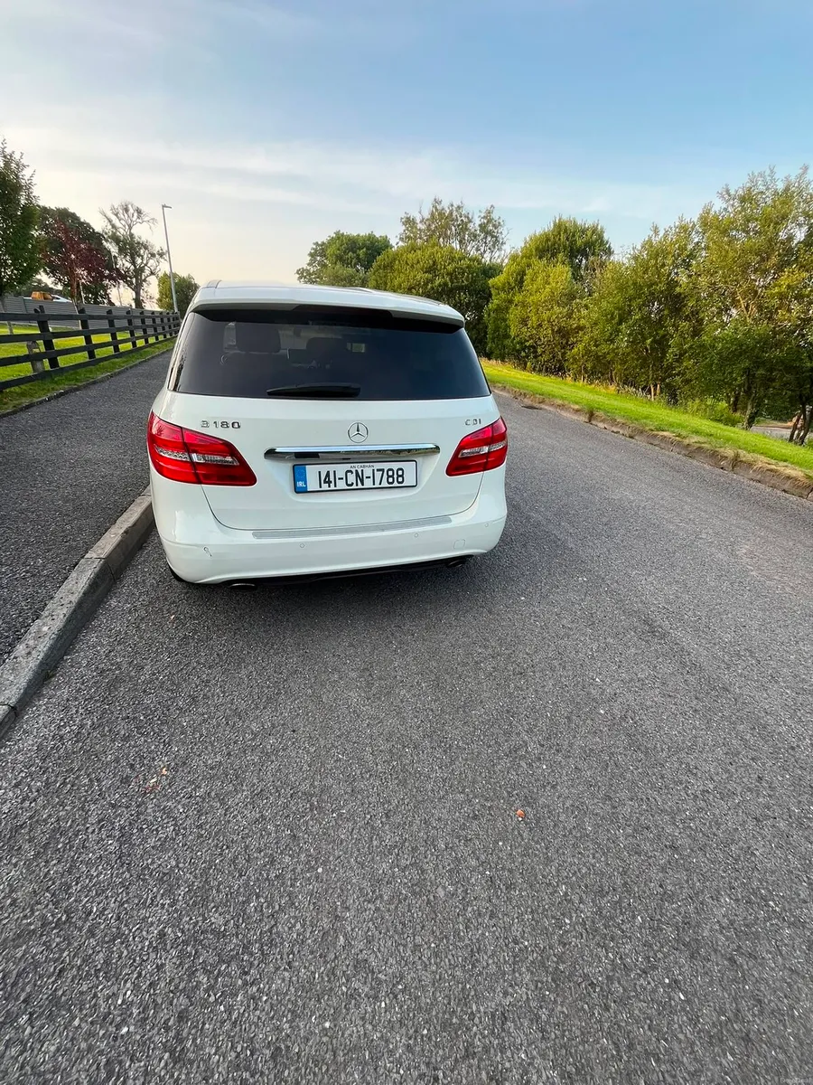 Mercedes 180 D Sport class B - Image 4