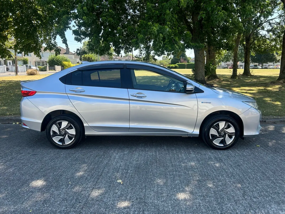 2016 Honda Grace 1.5 Hybrid Automatic // NCT & TAX - Image 2