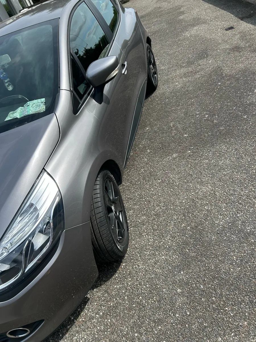 141 Renault Clio *Low Kilometres* - Image 4