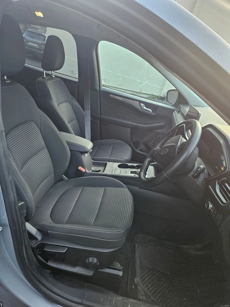 Ford Kuga 2022 Plugin Hybrid - Image 2