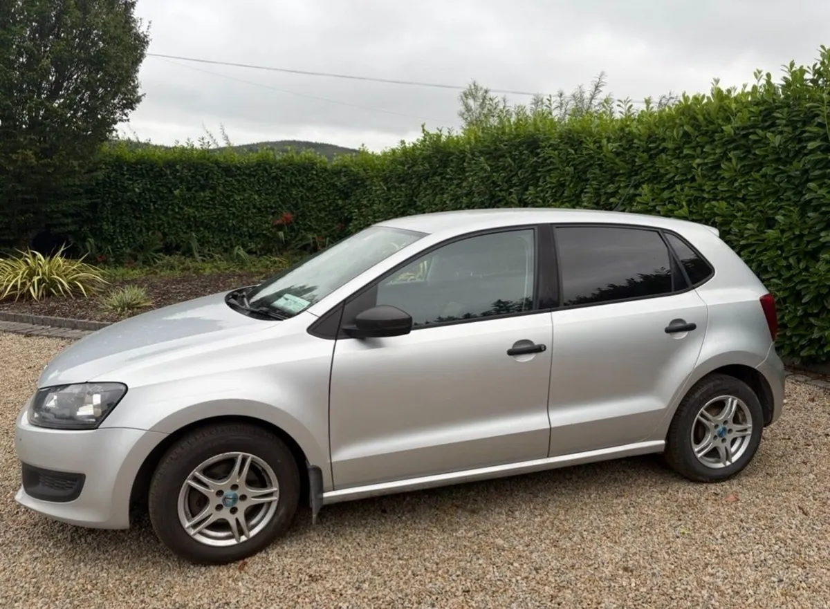 Silver Volkswagen Polo 2010  1.2 petrol - Image 3