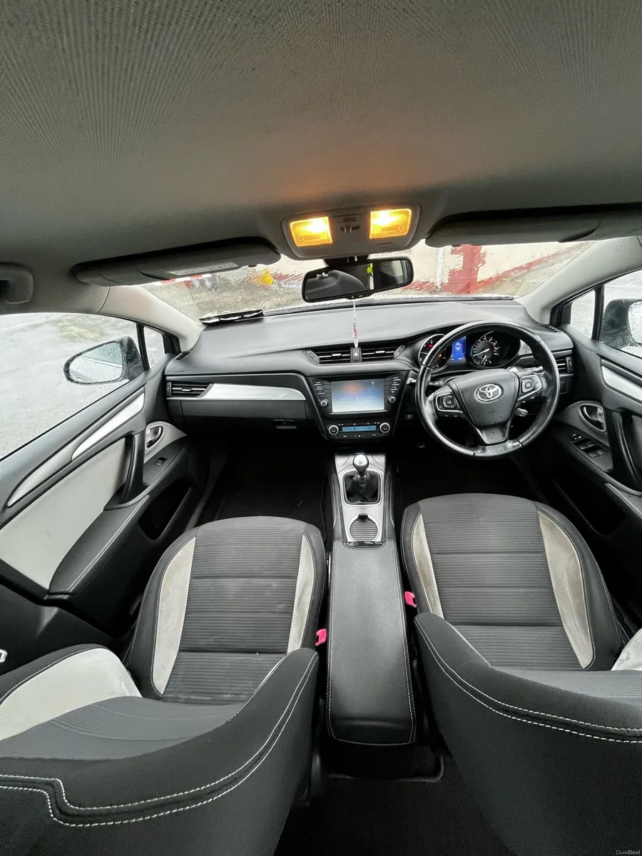 Toyota Avensis - Image 6
