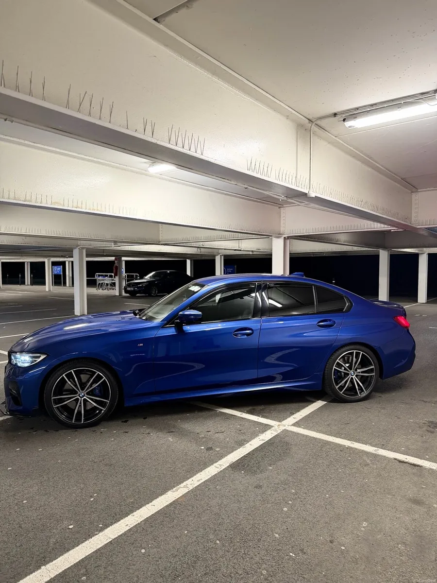 BMW 330i - Image 4