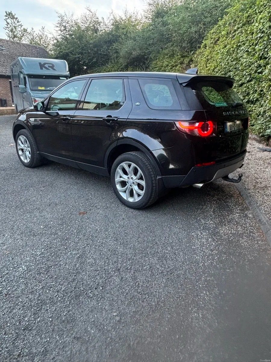 2018 Land Rover Discovery Sport - Image 3
