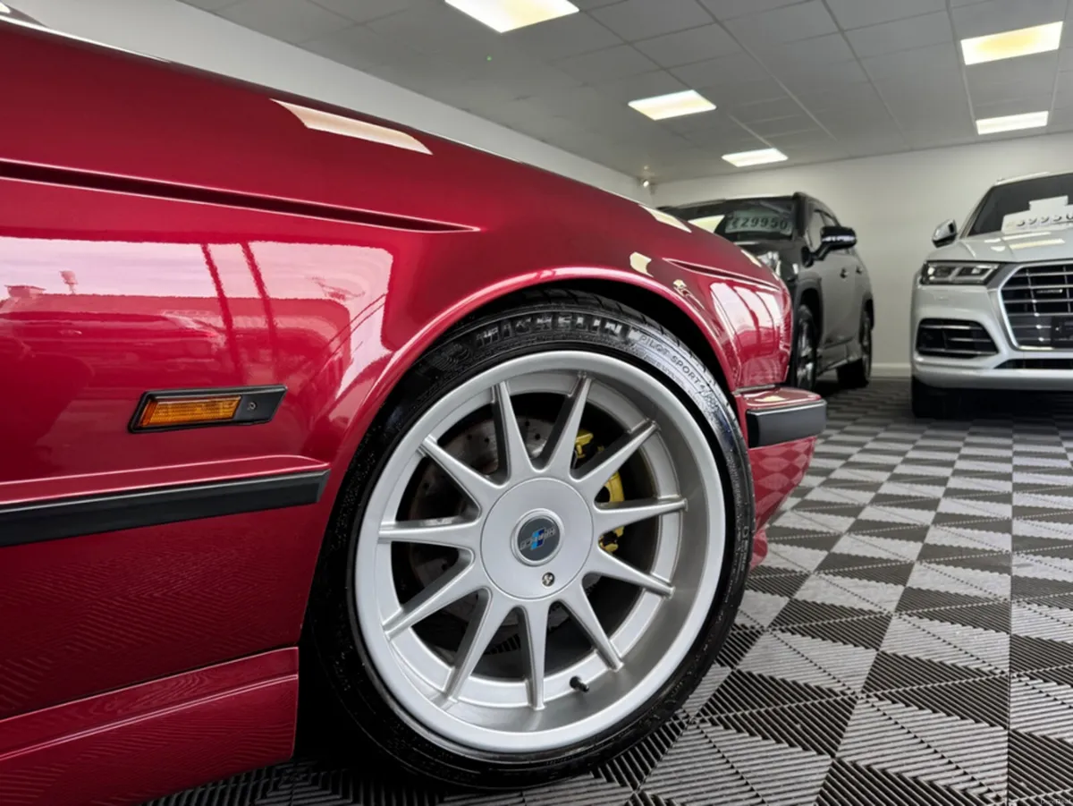 BMW 5-Series BMW 540I 6 SPEED MANUAL CALYPSO RED - Image 4