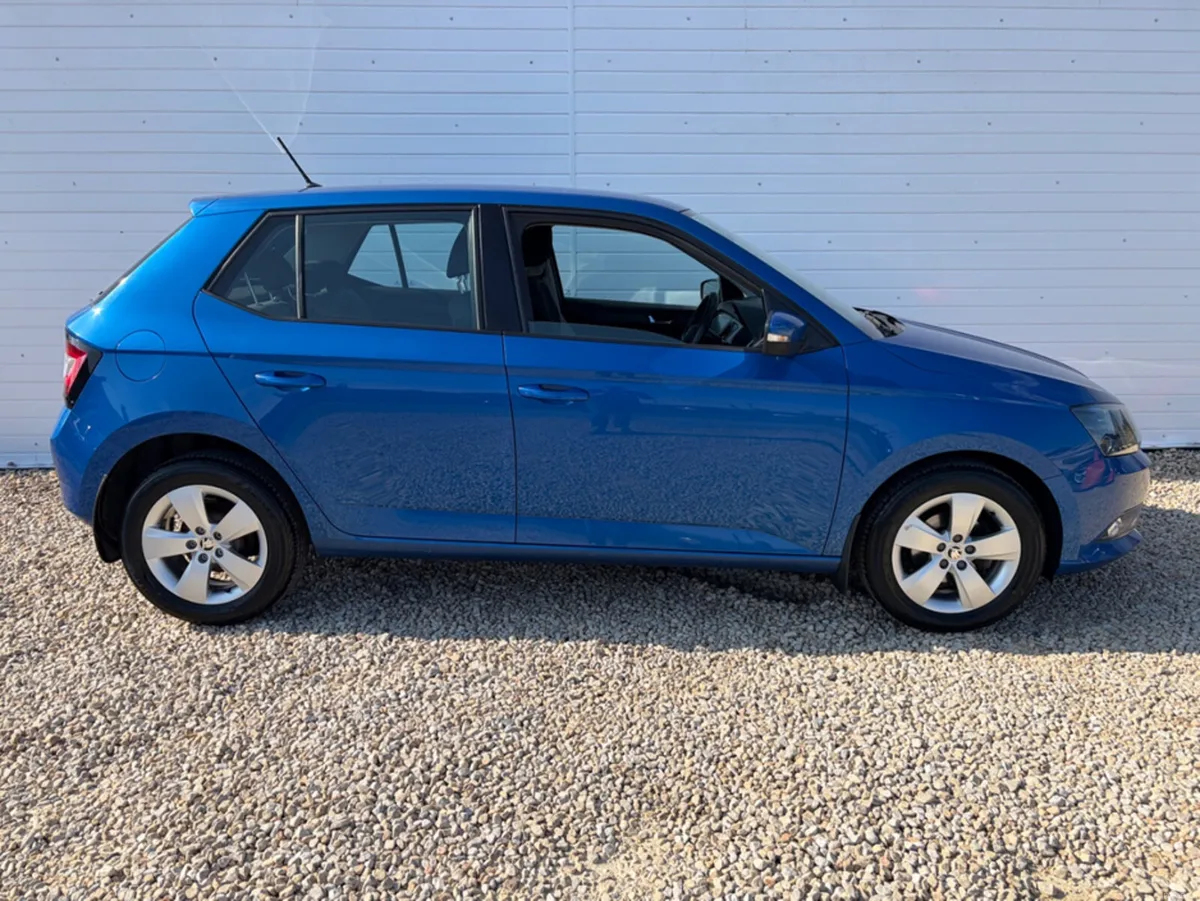 Skoda Fabia AMBITION 1.0 MPI 60HP 4DR - Image 2