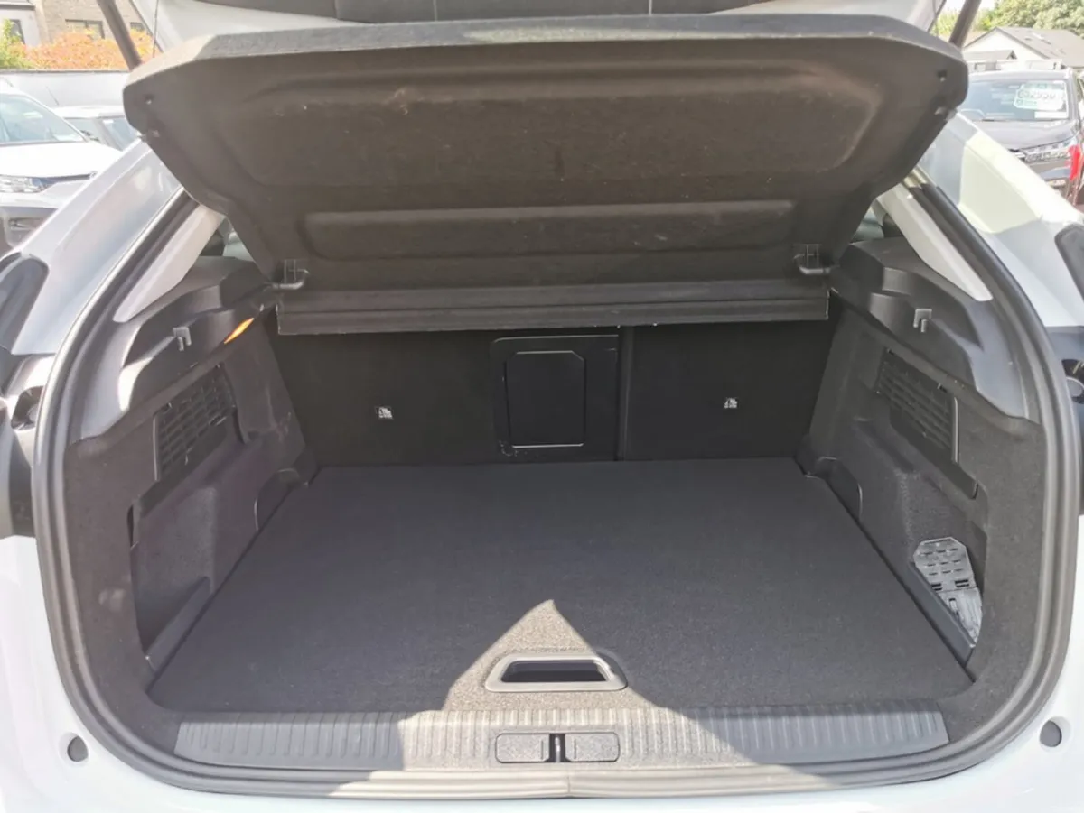Citroen C4 MAX 54KWH 156HP 4DR AUTO - Image 6