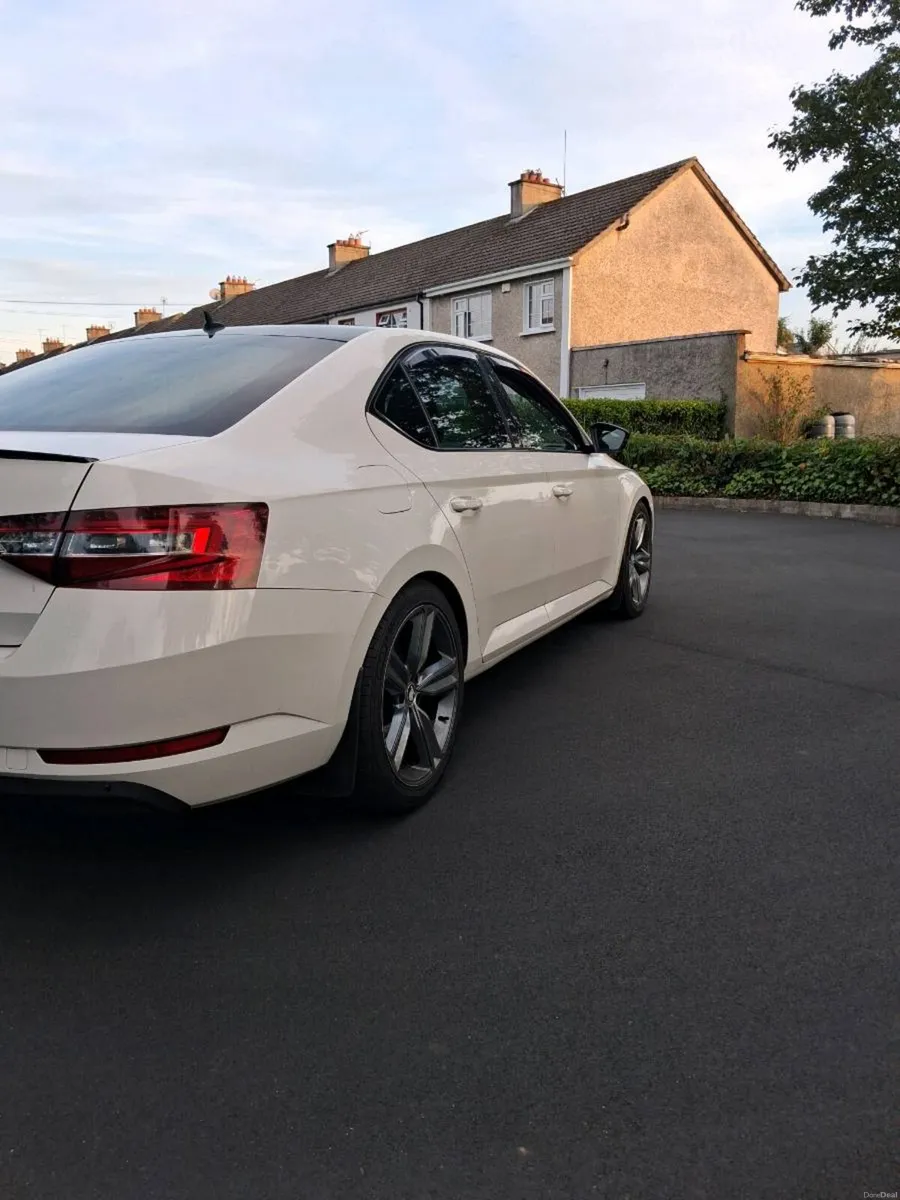 2016 skoda superb automatic - Image 6