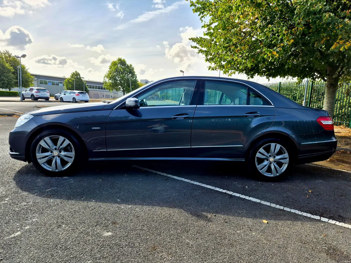 2012 MERCEDES BENZ E200 CDI AUTOMATIC - Image 3