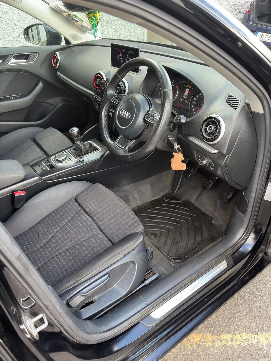 Car - Image 5