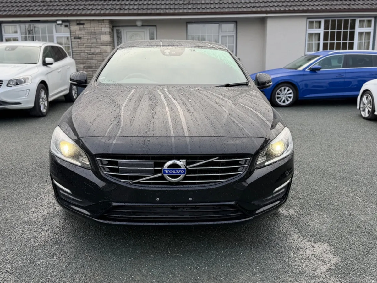 Volvo V60 2.0 D4 DYNAMIC PLUS 190 BHP DIESEL AUTOM - Image 2