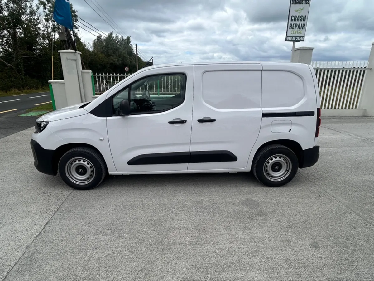 Opel Combo PRE REG WITH DELIVERY MILES  L1H1-1.5 1 - Image 6