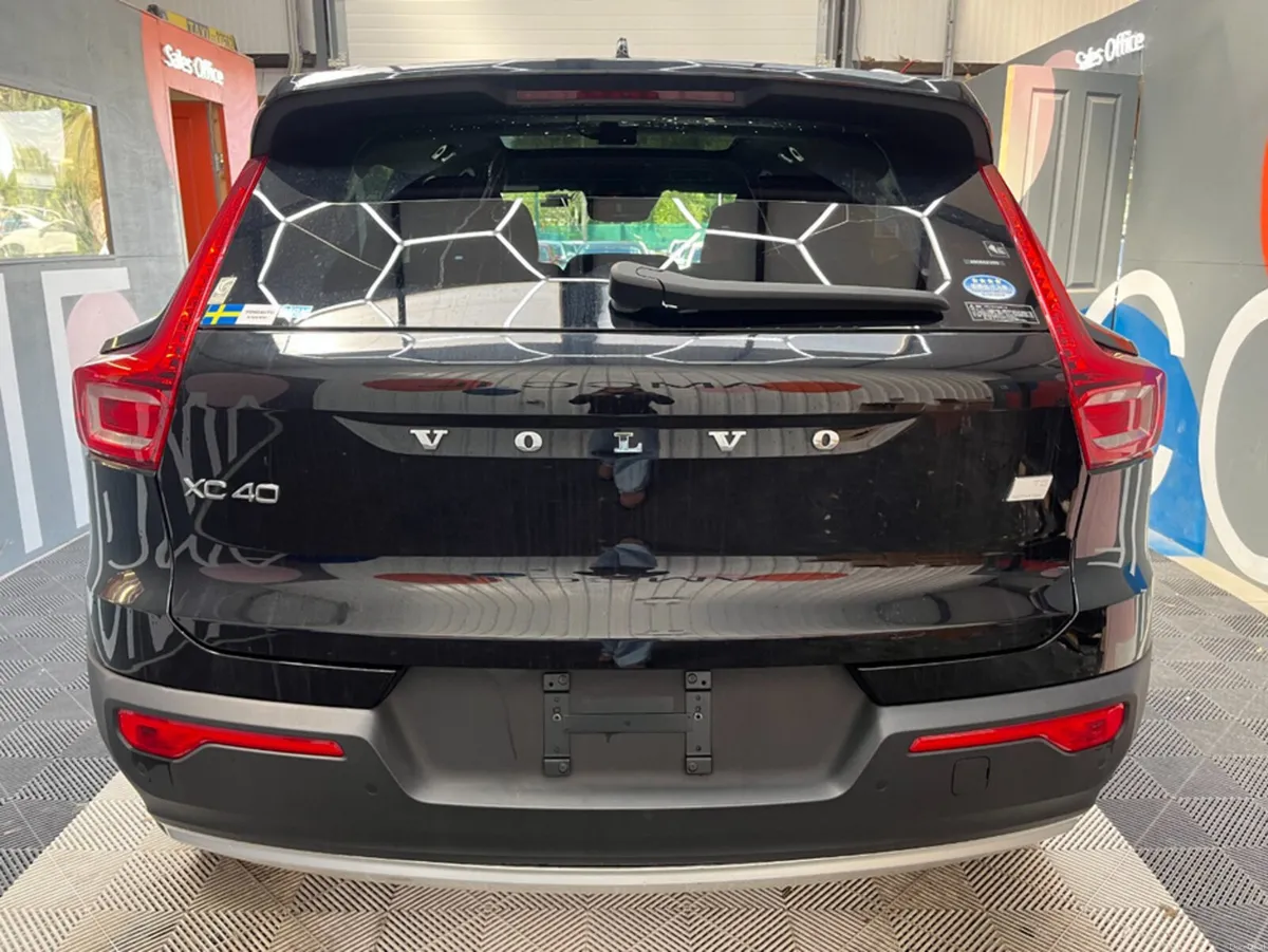 Volvo XC40 2021 VOLVO XC40 RECHARGE PHEV T5 INSCRI - Image 5