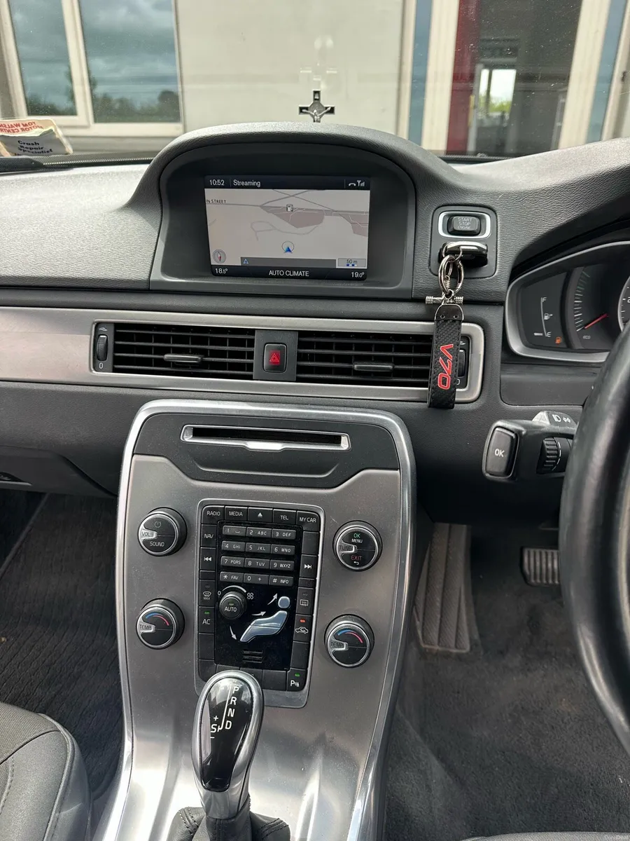 2014 Volvo v70 d2 1.6 L Automatic - Image 5