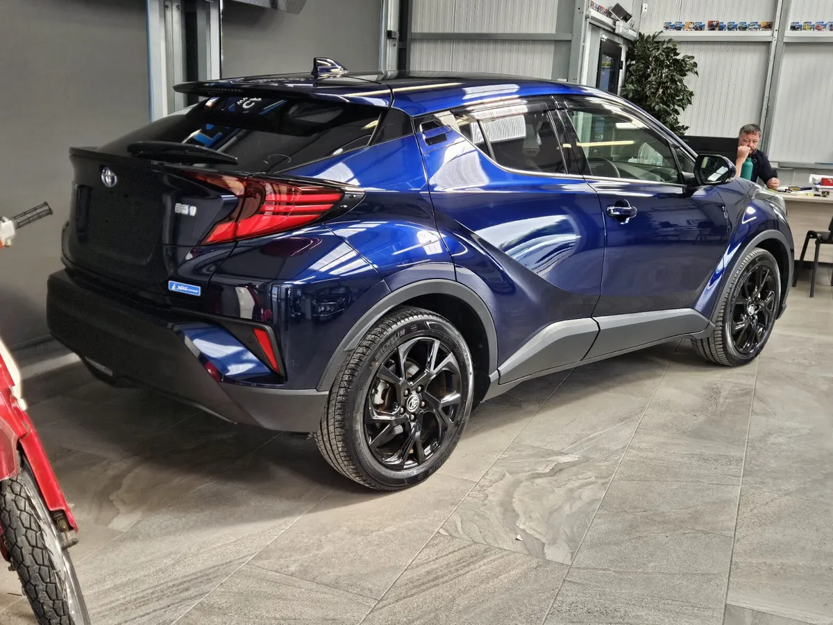 21 TOYOTA CH-R HYBRID 33,000 KMS- - Image 3