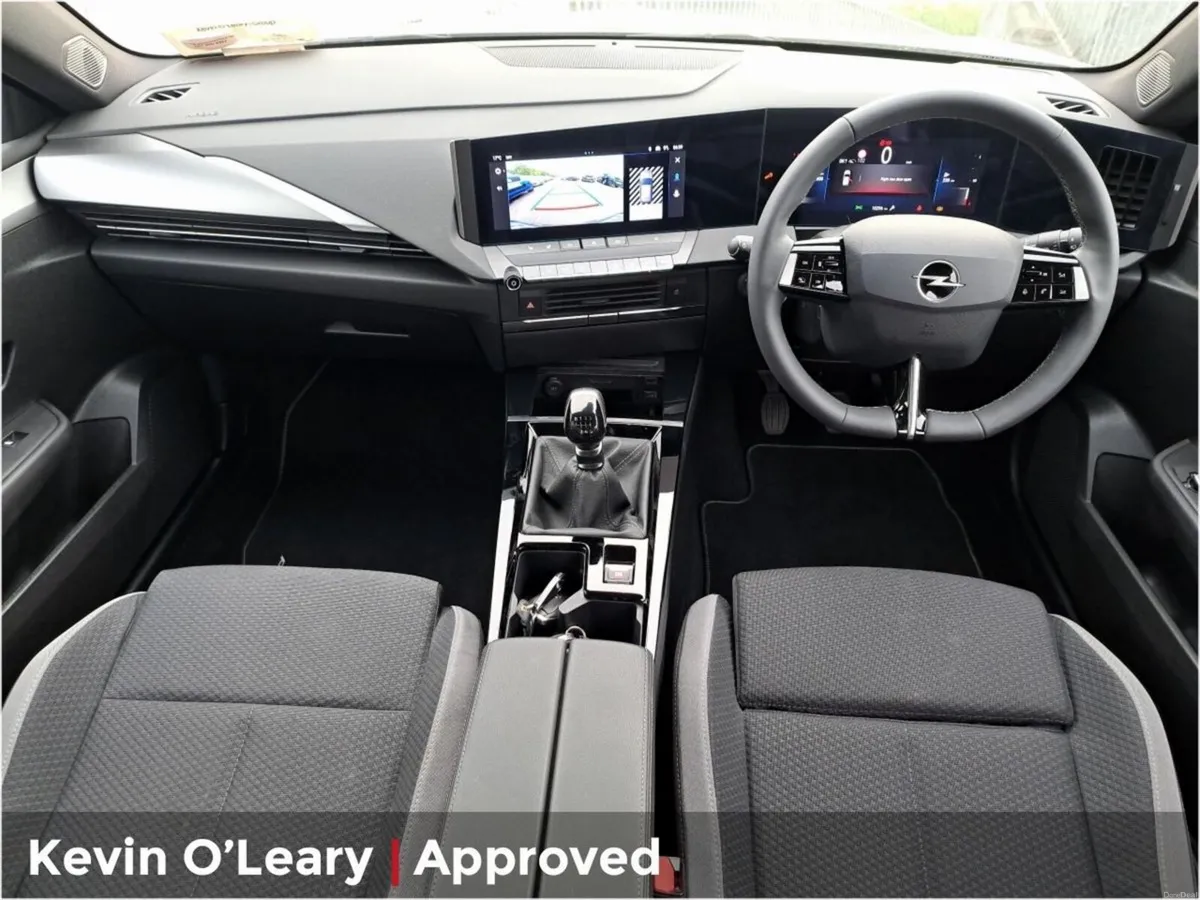 Opel Astra 1.2T Elegance 130PS - Image 2