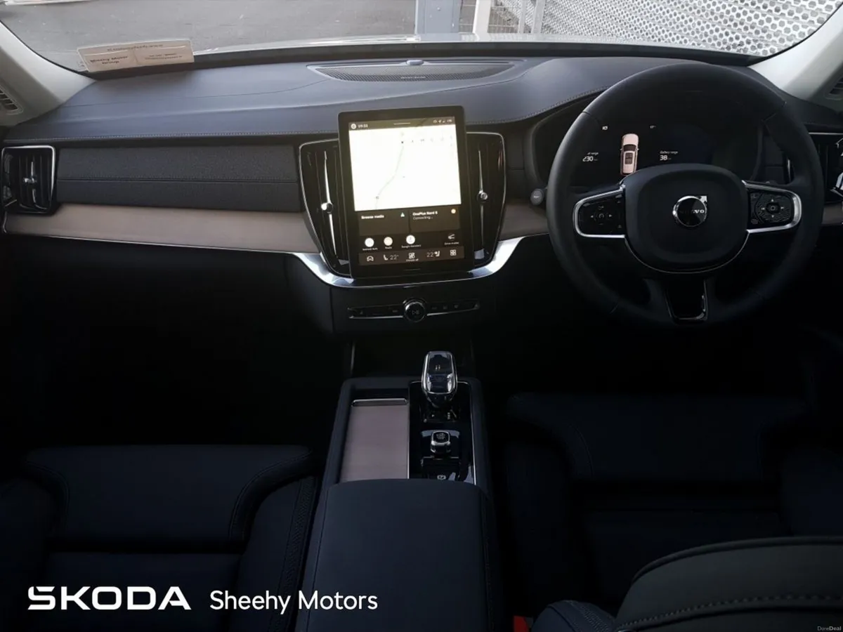 Volvo XC90 T8 PHEV AWD Plus Dark - Image 2