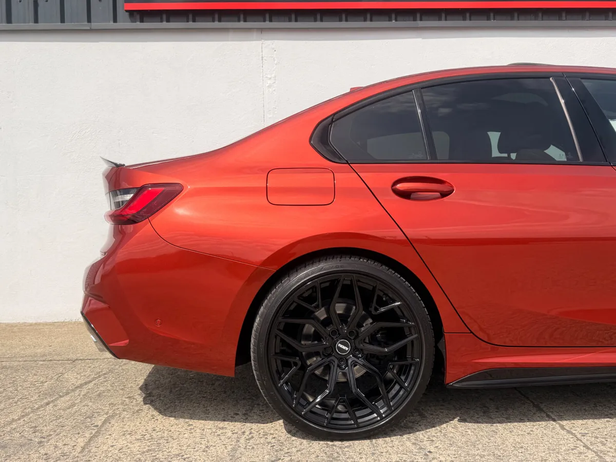 BMW 3-Series 320D M-Sport Individual Sun-Roof 2022 - Image 4