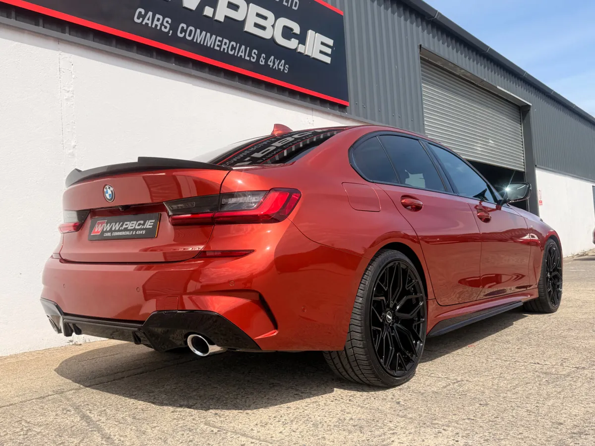 BMW 3-Series 320D M-Sport Individual Sun-Roof 2022 - Image 5