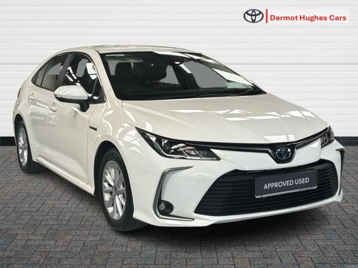 Toyota Corolla HYB LUNA SALOON AUTO - Image 1