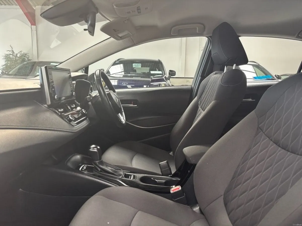 Toyota Corolla HYB LUNA SALOON AUTO - Image 6