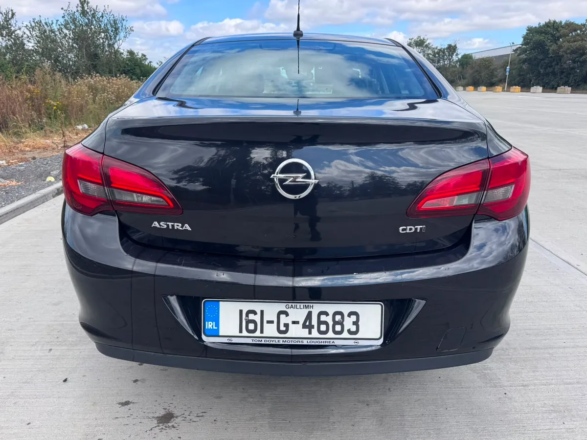 Opel Astra - Image 4