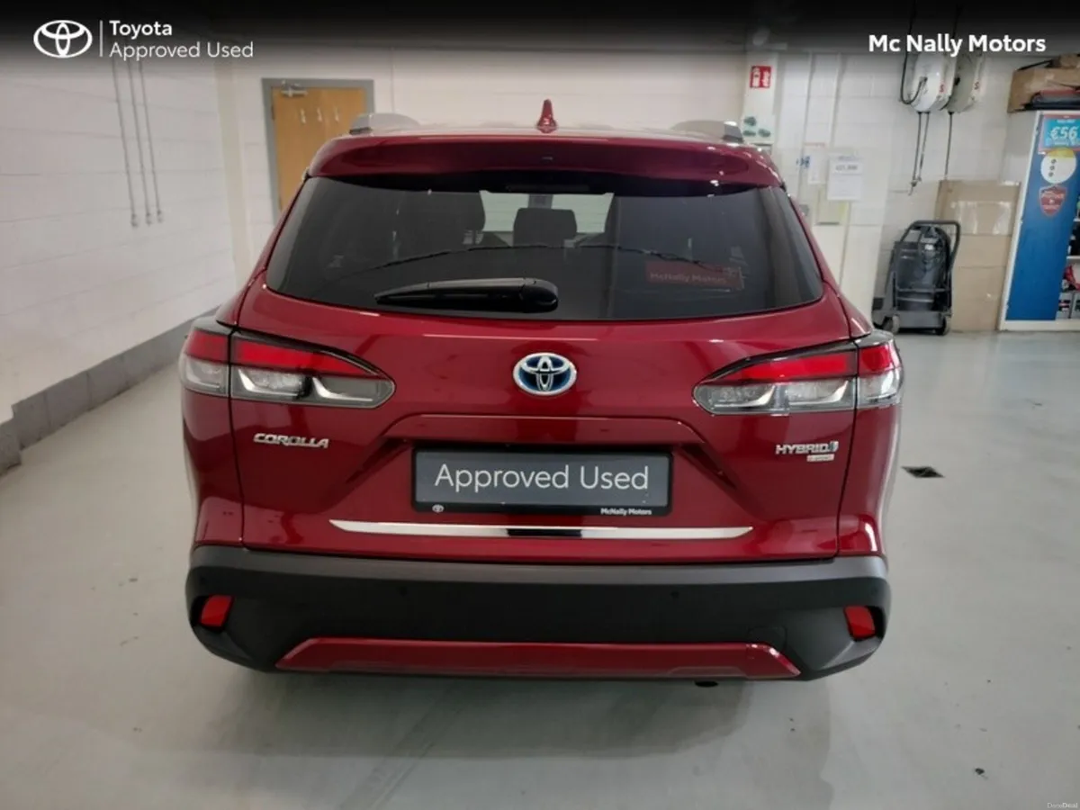 Toyota Corolla Cross 232 SPORT STYLE PACK & SIDE S - Image 4