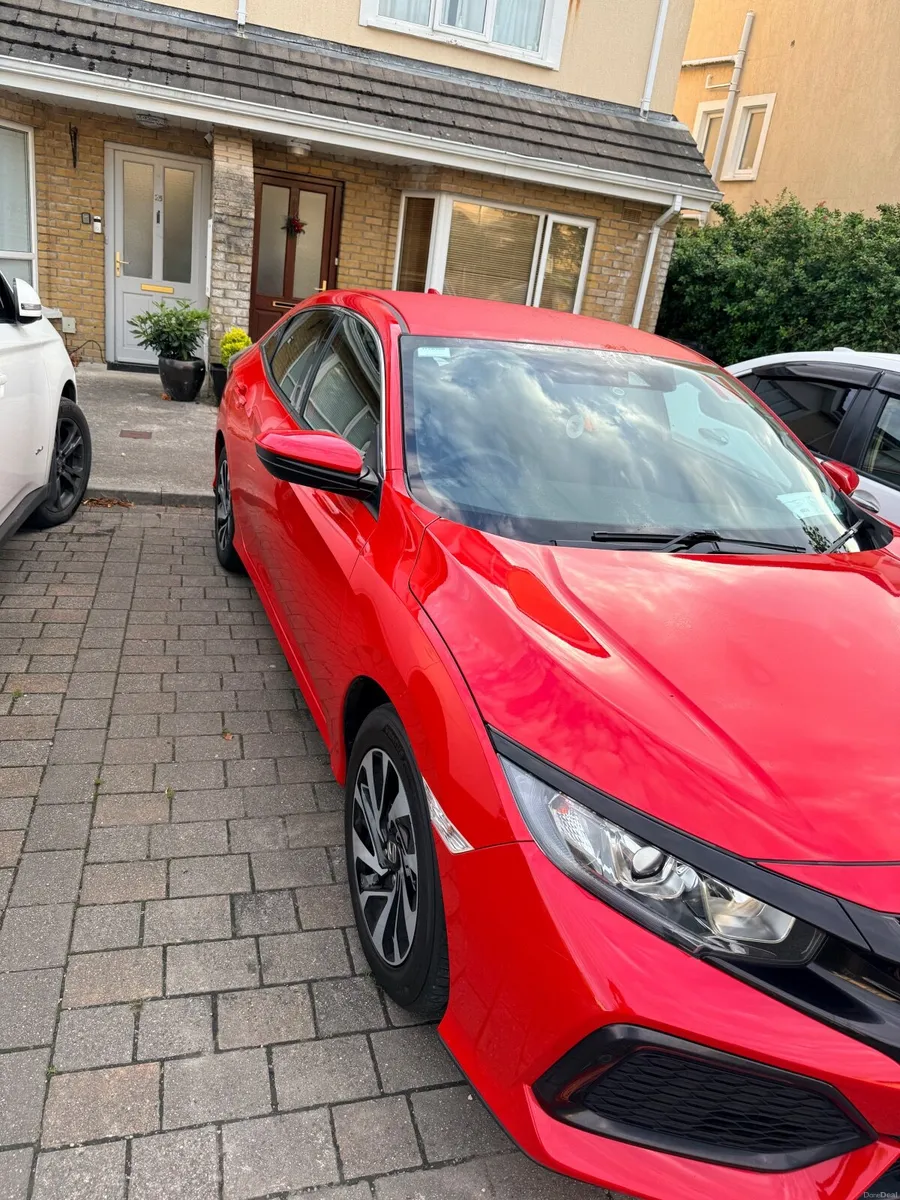 Honda Civic 2018 - Image 2