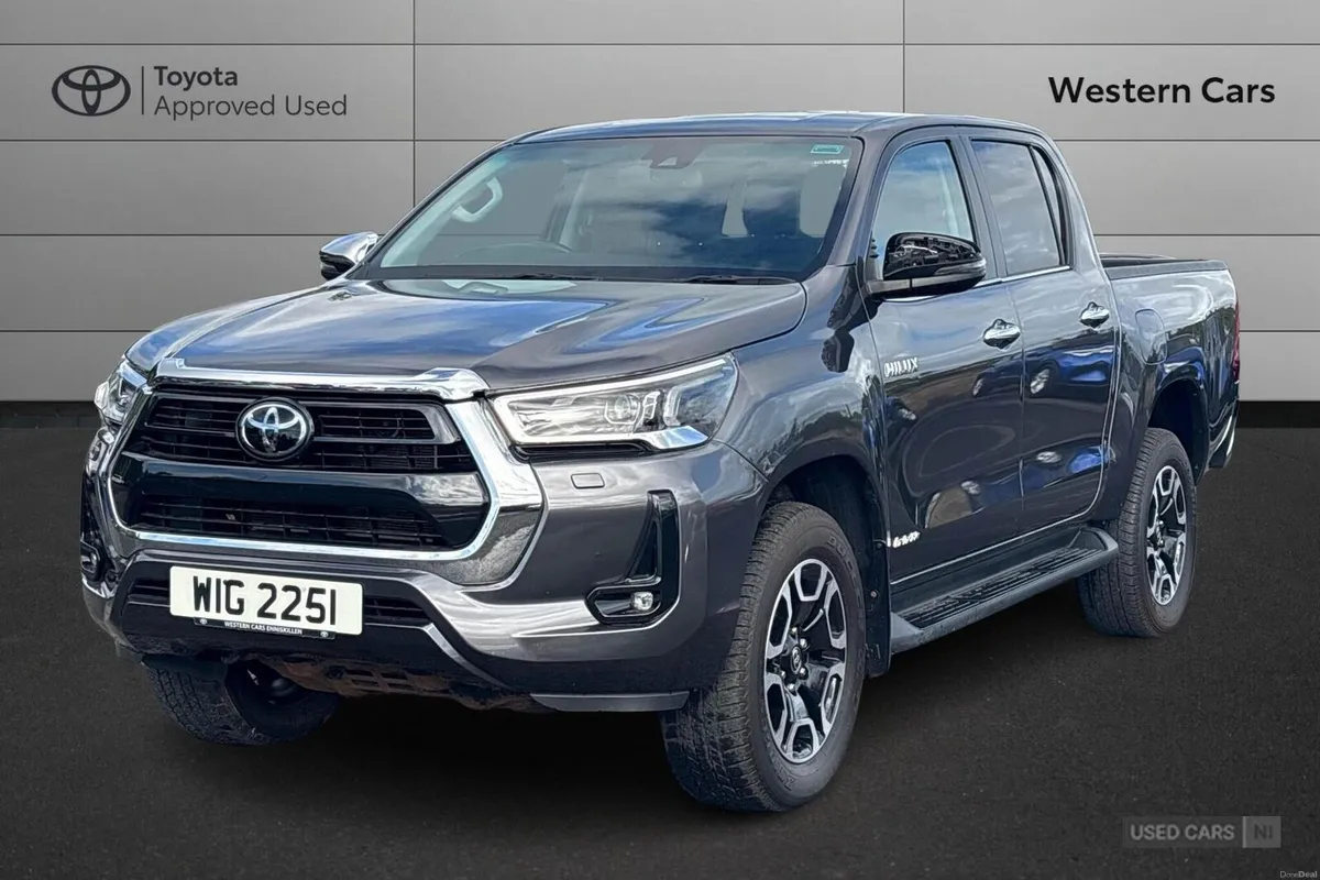 Toyota Hilux 2.8 D-4D Invincible Auto 4WD Euro 6 ( - Image 5