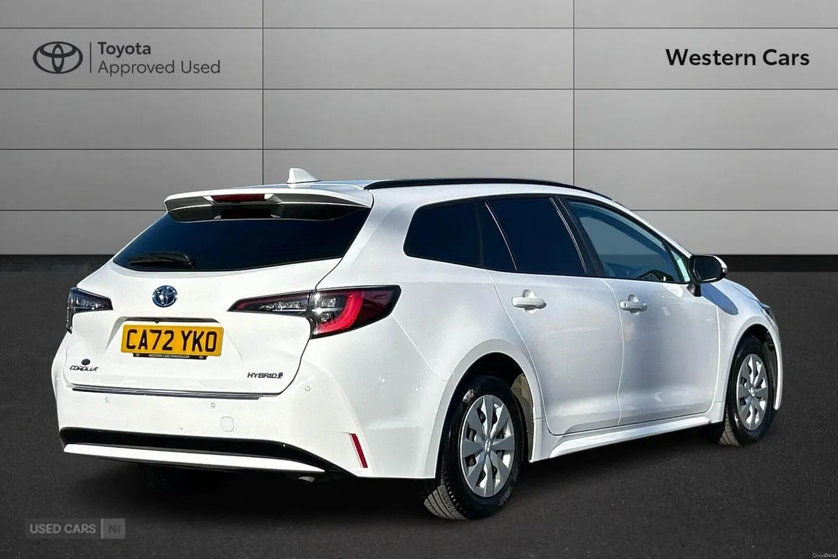 Toyota Corolla 1.8 VVT-h CVT Euro 6 (s/s) 5dr - Image 2