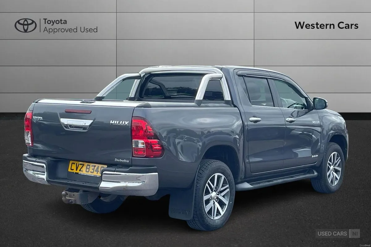 Toyota Hilux 2.4 D-4D Invincible 4WD Euro 6 (s/s) - Image 6