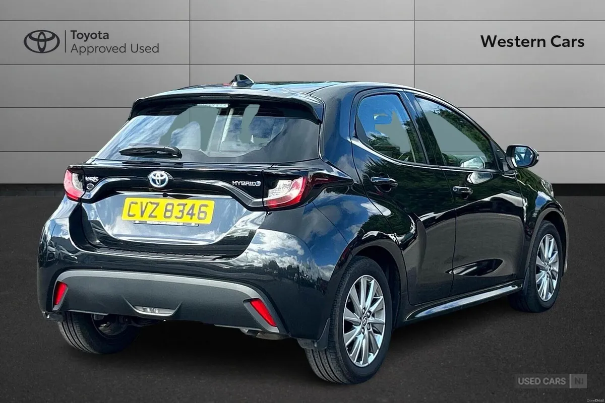 Toyota Yaris 1.5 VVT-h Icon E-CVT Euro 6 (s/s) 5dr - Image 2