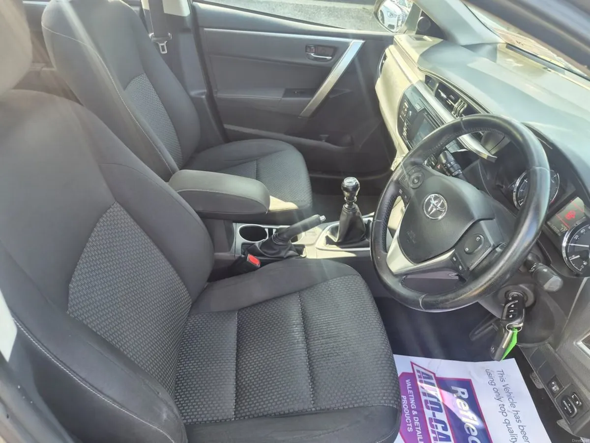 Toyota Corolla 1.4 D-4D Luna 4DR - Image 6