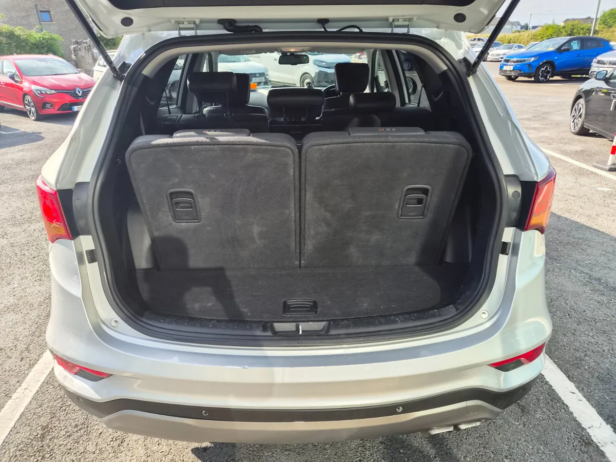 Hyundai Santa Fe 2017 2.2L Diesel Manual - Image 5